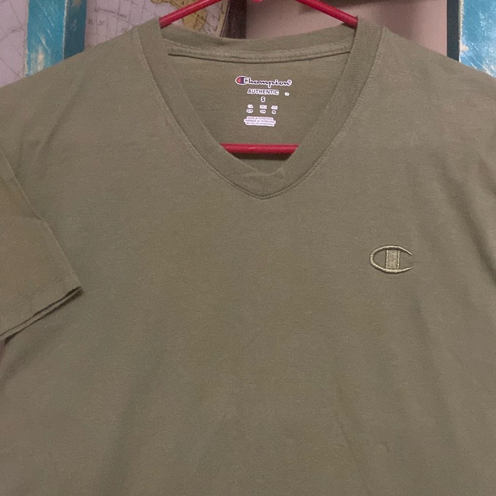 Champion v neck t shirt men’s small.